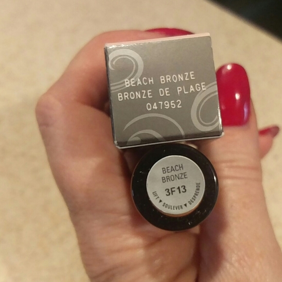 2 lip gloss tubes by Mary Kay - Picture 3 of 6